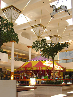 File:South Coast Plaza Town Center 04.JPG - Wikimedia Commons